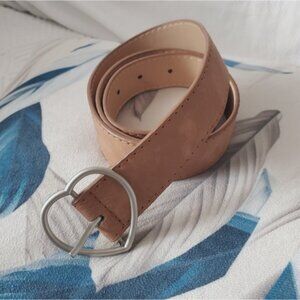 New Womens Western Heart Belt in Camel- 40½"